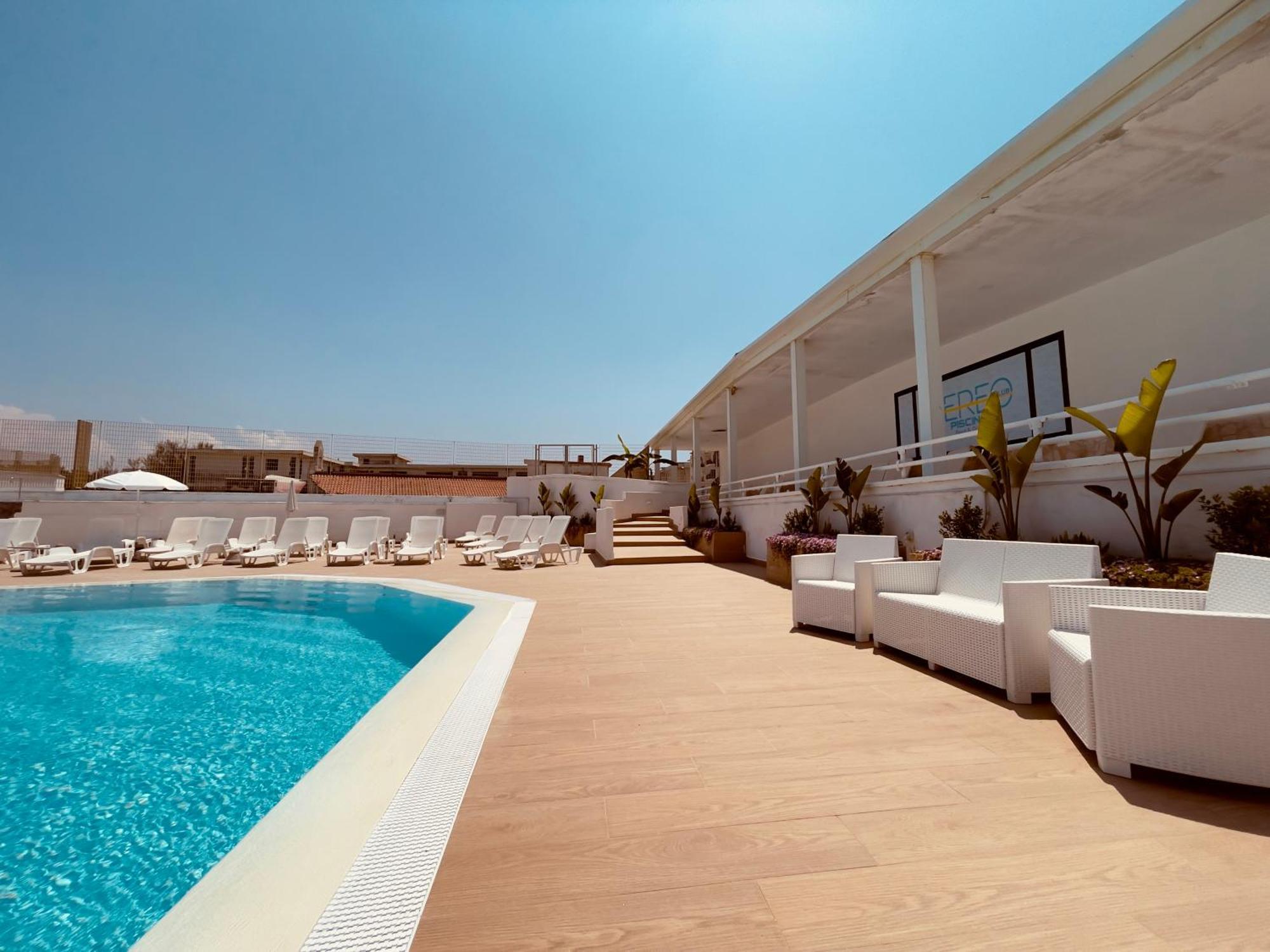 Athena Sea Front Apartment, Parking & Pool Lago Patria Extérieur photo